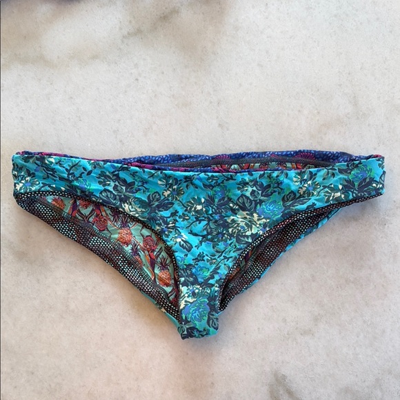 Colorful Patterned Bikini Set - Picture 6 of 7